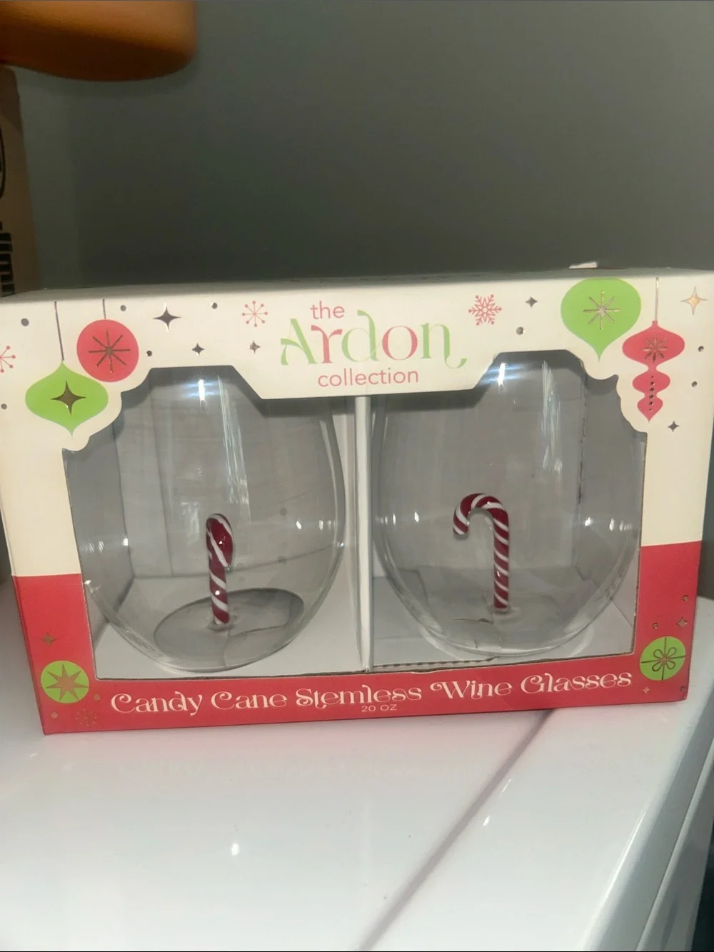 The Ardon collection floating Christmas  Candy Cane Stemless Wine Glasses new